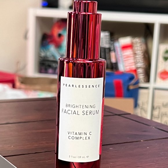 Pearlessence Brightening Facial Serum with Vitamin C Complex 2oz New! - Picture 1 of 3